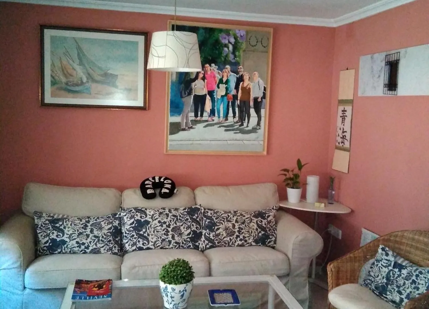 Cozy And Charming House In Sevilla contacts