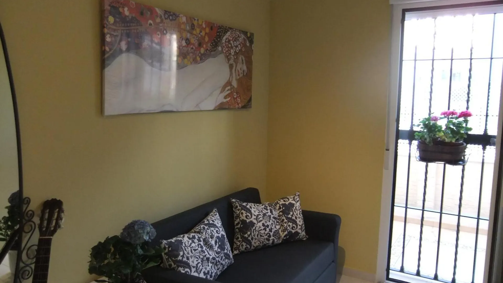 Apartment Cozy And Charming House In Sevilla Spain