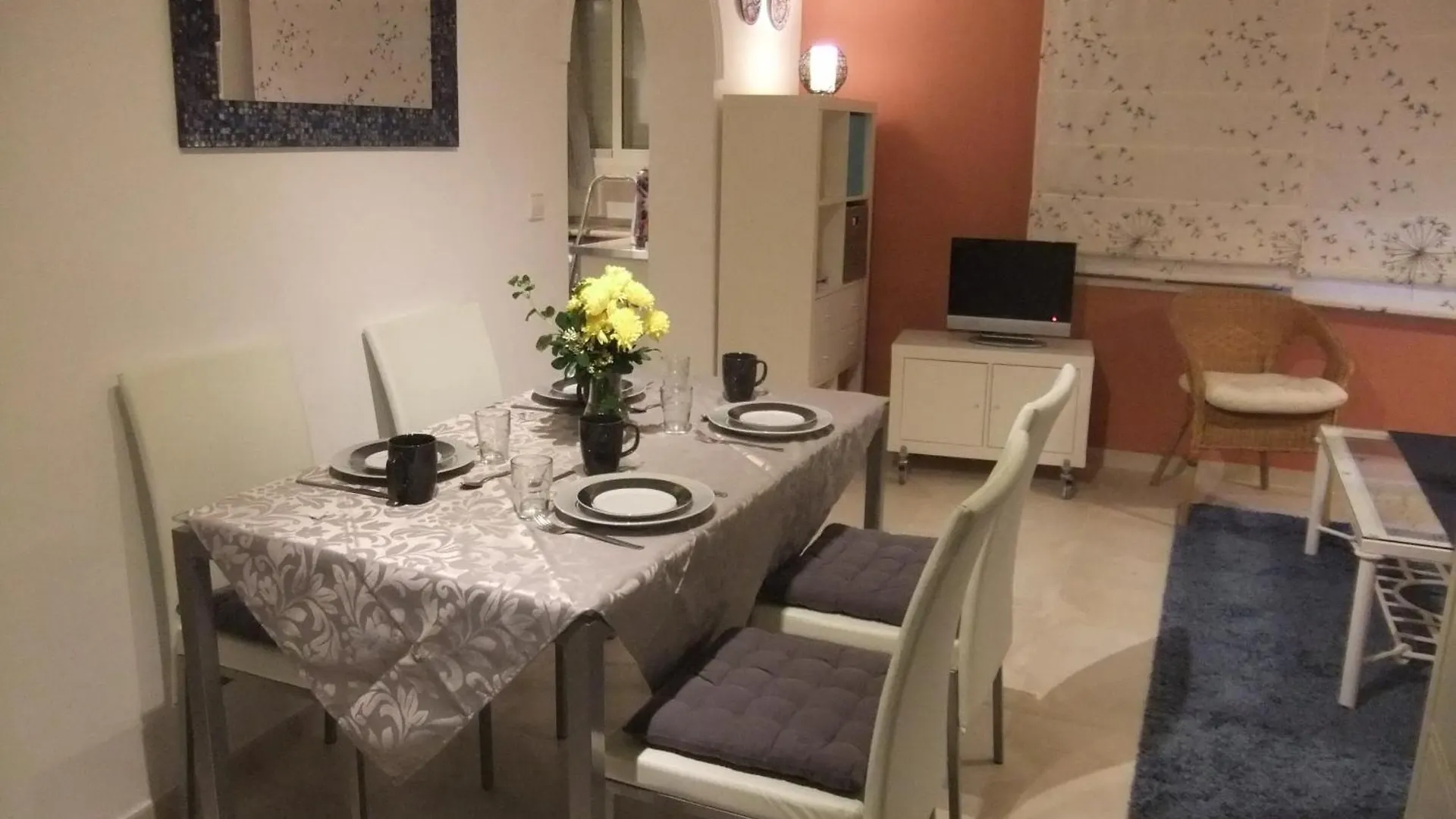 Apartment Cozy And Charming House In Sevilla