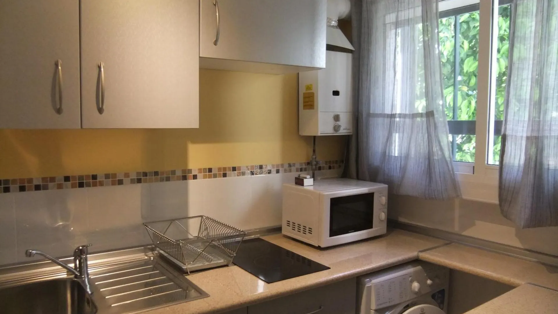 Cozy And Charming House In Sevilla Spain
